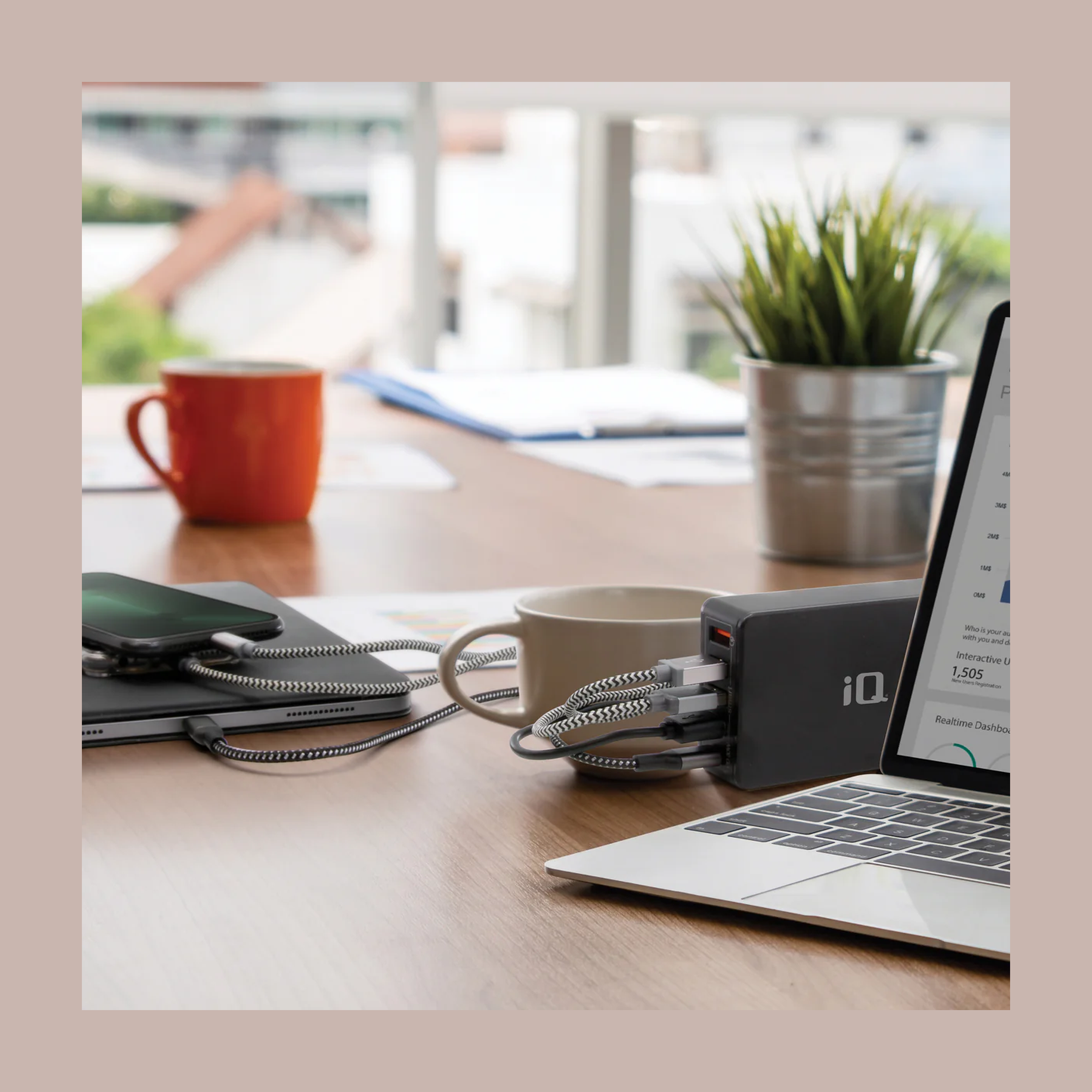 iQ 140W Desktop Charging Station